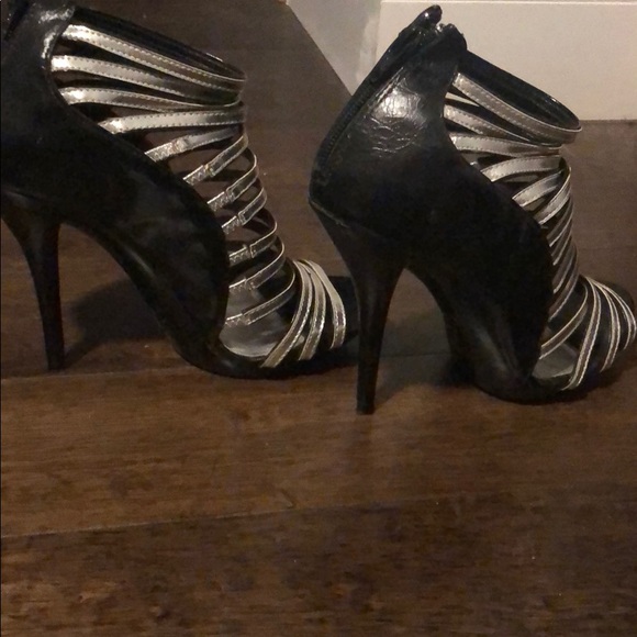 Shoes - Picture 3 of 8